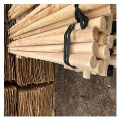 木材加工 咸宁出售两米松木杆木棍木棒 树木支撑杆批发