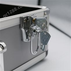 银色箱体铝箱 焱鑫箱包 手提箱 定制各种尺寸规格