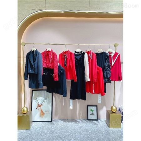 伊曼春夏套装品牌折扣女装尾货撤柜实体直播多种款式
